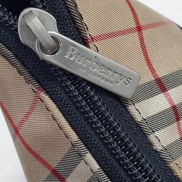 Authentic Burberry plaid horseferry nylon shoulder bag - Picture 8 of 16